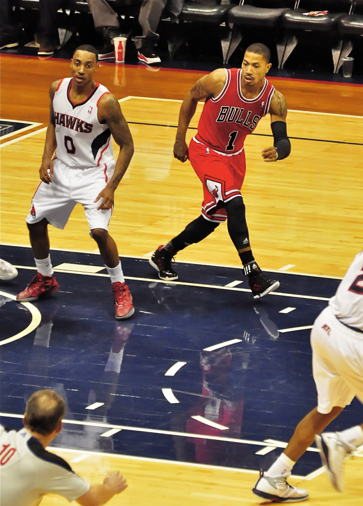 Derrick Rose Injured as Bulls Beat Raptors, But Claims It’s “Minor”